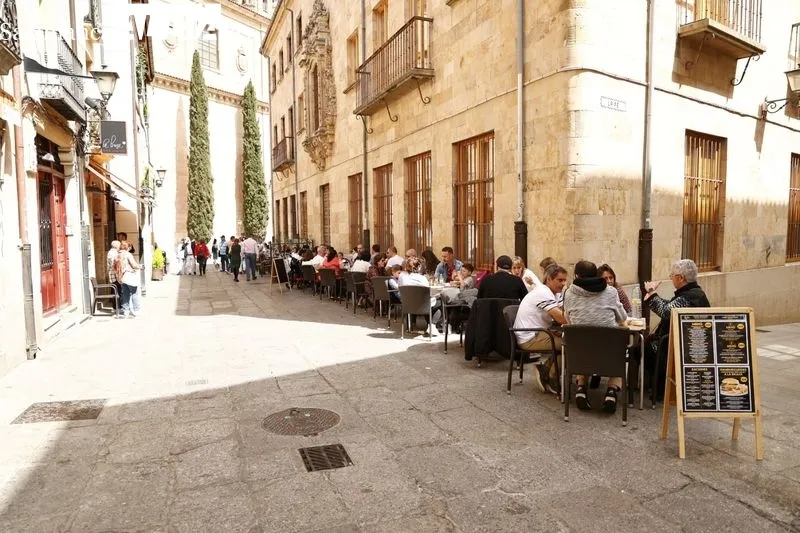 Foto 43 - Buen tiempo y gran ambiente en el centro de Salamanca para despedir la Semana Santa