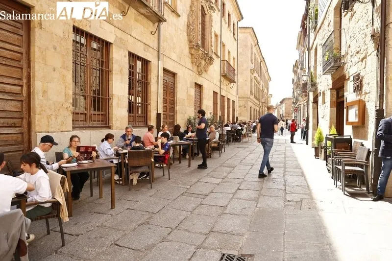 Foto 42 - Buen tiempo y gran ambiente en el centro de Salamanca para despedir la Semana Santa