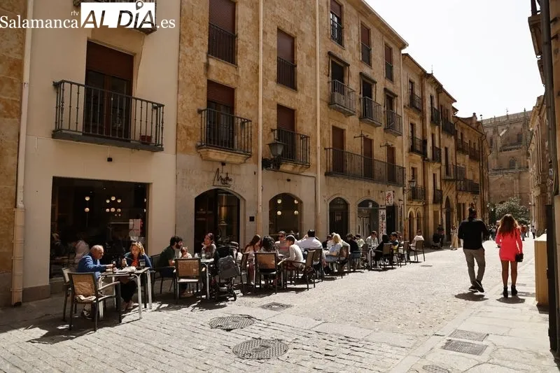Foto 40 - Buen tiempo y gran ambiente en el centro de Salamanca para despedir la Semana Santa