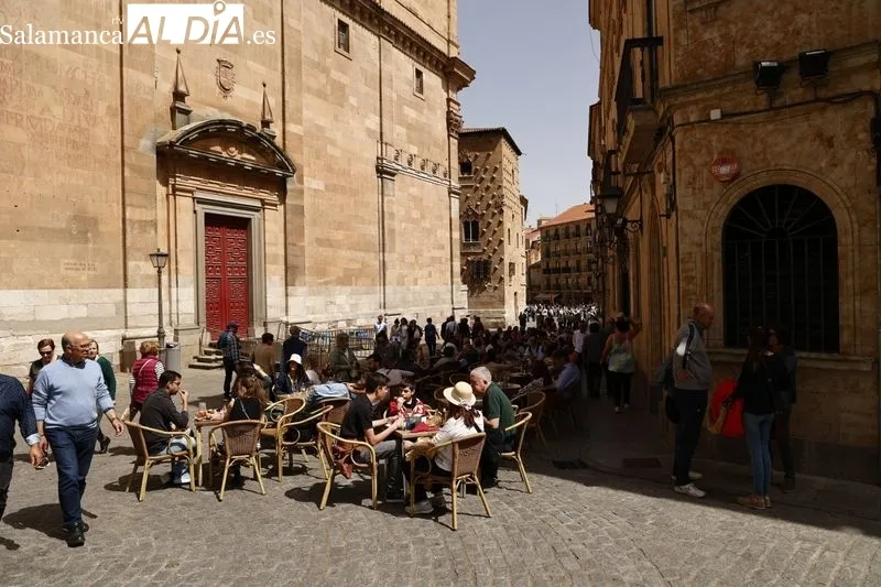 Foto 39 - Buen tiempo y gran ambiente en el centro de Salamanca para despedir la Semana Santa