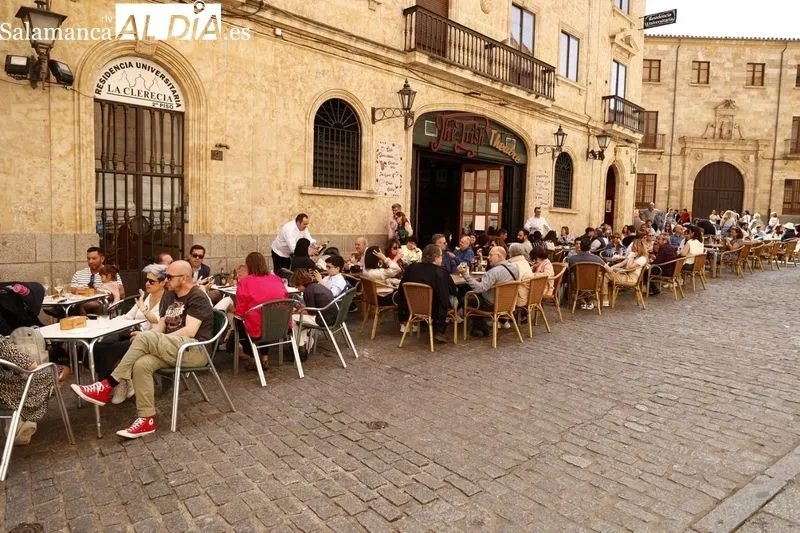 Foto 38 - Buen tiempo y gran ambiente en el centro de Salamanca para despedir la Semana Santa