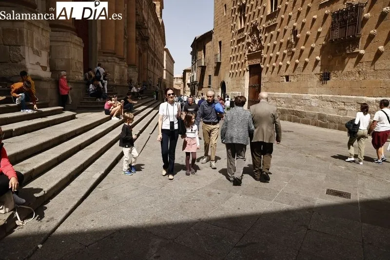 Foto 37 - Buen tiempo y gran ambiente en el centro de Salamanca para despedir la Semana Santa