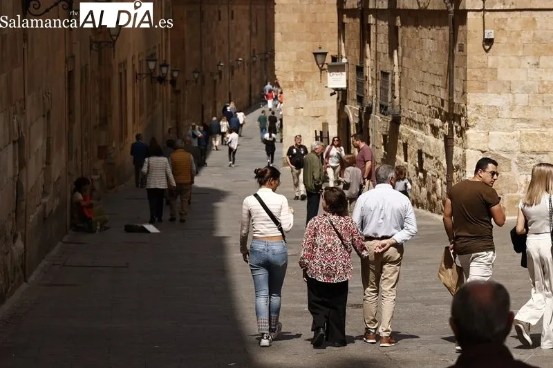 Foto 32 - Buen tiempo y gran ambiente en el centro de Salamanca para despedir la Semana Santa