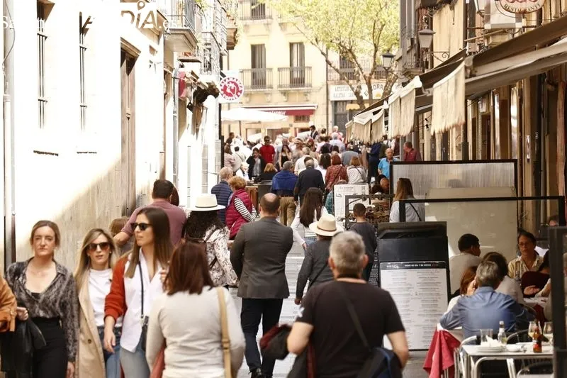 Foto 30 - Buen tiempo y gran ambiente en el centro de Salamanca para despedir la Semana Santa