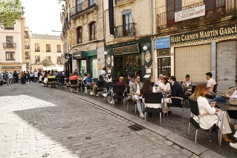 Foto 29 - Buen tiempo y gran ambiente en el centro de Salamanca para despedir la Semana Santa