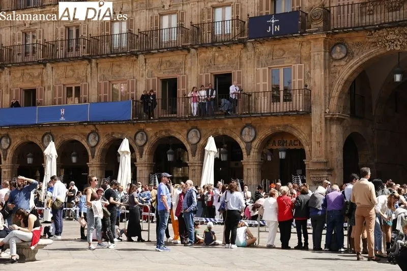 Foto 22 - Buen tiempo y gran ambiente en el centro de Salamanca para despedir la Semana Santa