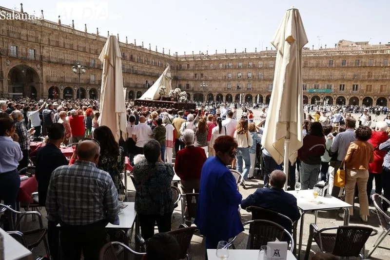 Foto 7 - Buen tiempo y gran ambiente en el centro de Salamanca para despedir la Semana Santa