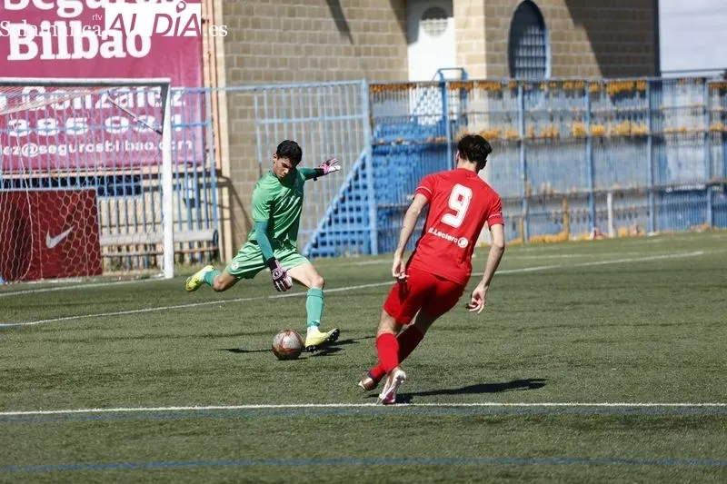 Galería de imágenes del derbi en el San Casto / Fotos: David Sañudo