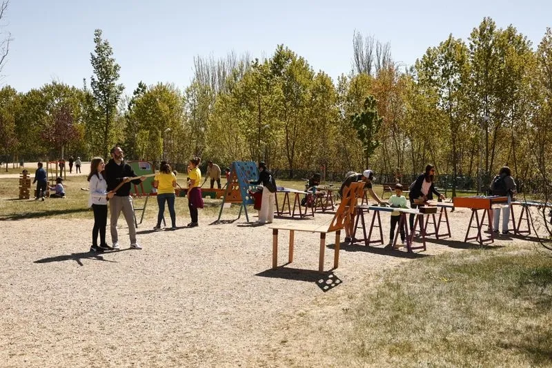 Juegos y actuaciones en el parque Elio Antonio de Nebrija. Fotos: David Sañudo