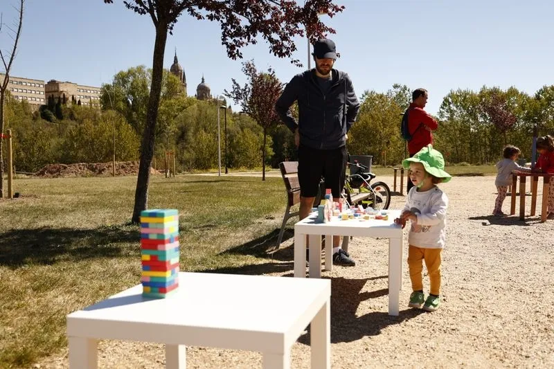 Juegos y actuaciones en el parque Elio Antonio de Nebrija. Fotos: David Sañudo
