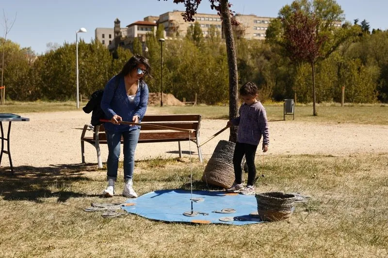 Juegos y actuaciones en el parque Elio Antonio de Nebrija. Fotos: David Sañudo