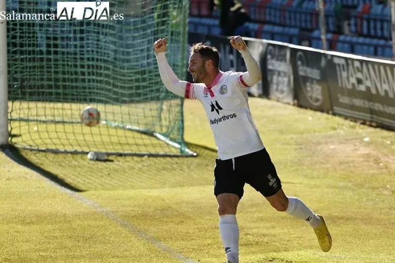 Foto 5 - El Salamanca UDS coge la v&iacute;a del playoff y ya sue&ntilde;a con el ascenso (3-0)
