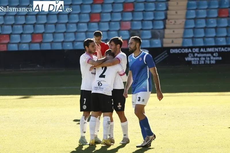 Foto 3 - El Salamanca UDS coge la v&iacute;a del playoff y ya sue&ntilde;a con el ascenso (3-0)