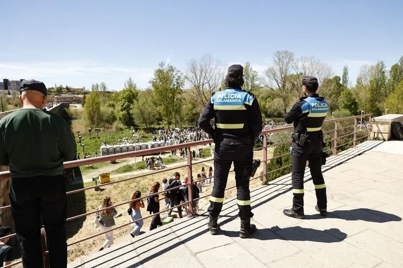 Foto 3 - Gran despliegue policial para mantener la seguridad en este Lunes de Aguas
