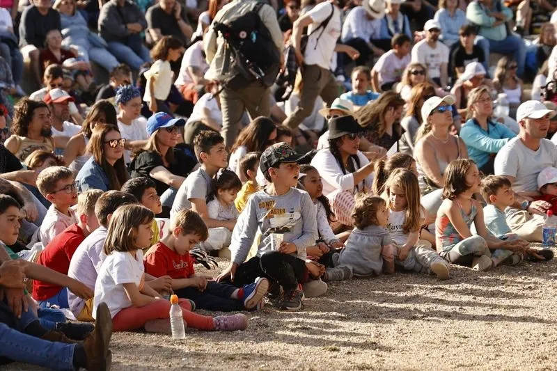 Foto 14 - Mayalde pone el ritmo al Lunes de Aguas con su m&uacute;sica en el parque Elio Antonio de Nebrija