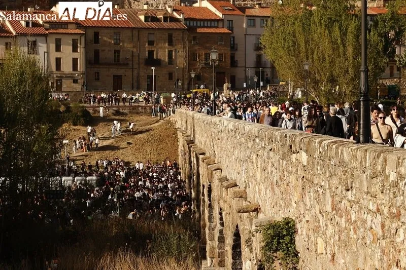 Foto 13 - El buen tiempo anima a la celebraci&oacute;n del Lunes de Aguas