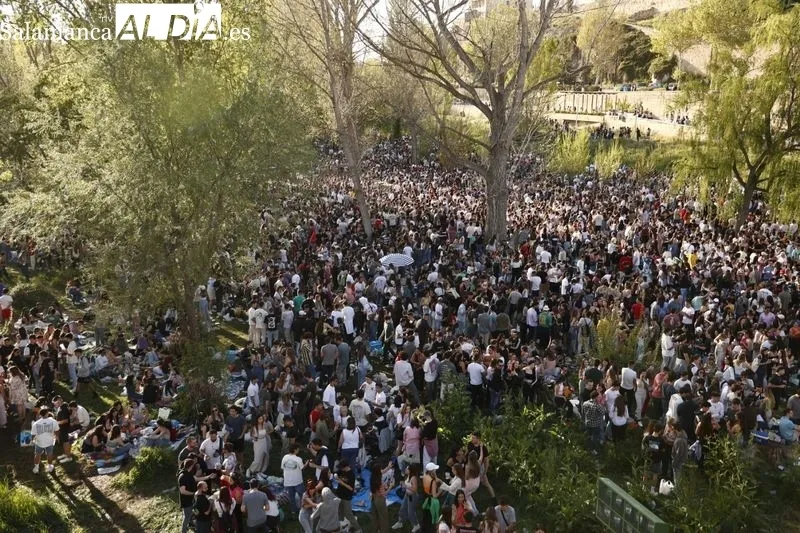 Foto 11 - El buen tiempo anima a la celebraci&oacute;n del Lunes de Aguas