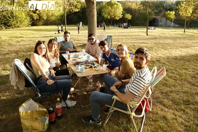Foto 6 - El buen tiempo anima a la celebraci&oacute;n del Lunes de Aguas