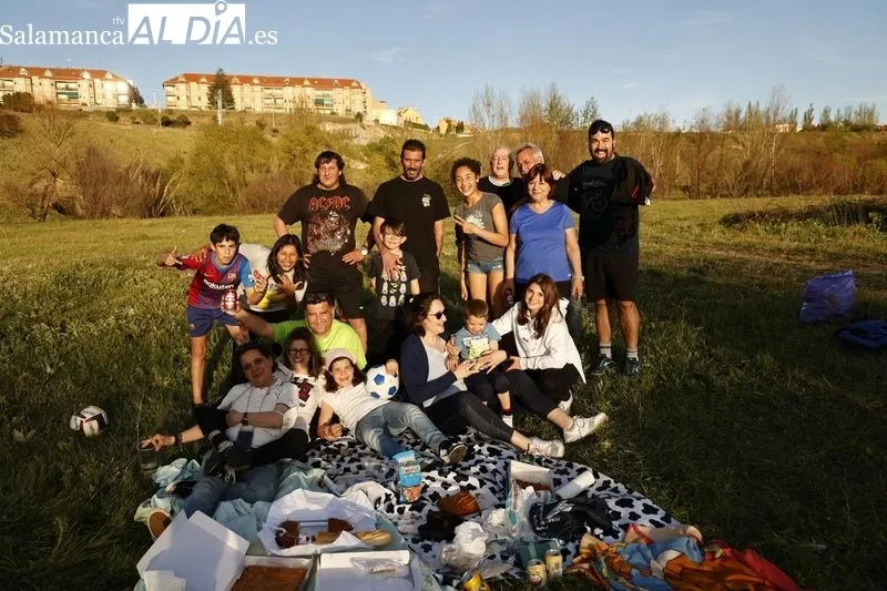 Foto 2 - El buen tiempo anima a la celebraci&oacute;n del Lunes de Aguas