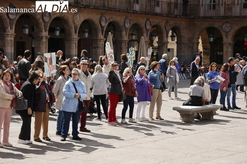 Foto 6 - El Abrazo a la Plaza Mayor llega gracias a una nueva iniciativa de Manos Unidas