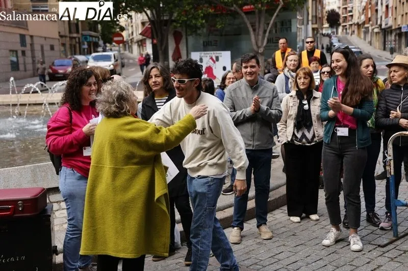 Foto 17 - Sara Ros y Beatriz Oliver, premiadas con la mejor obra del Concurso Galer&iacute;a Urbana del barrio del Oeste