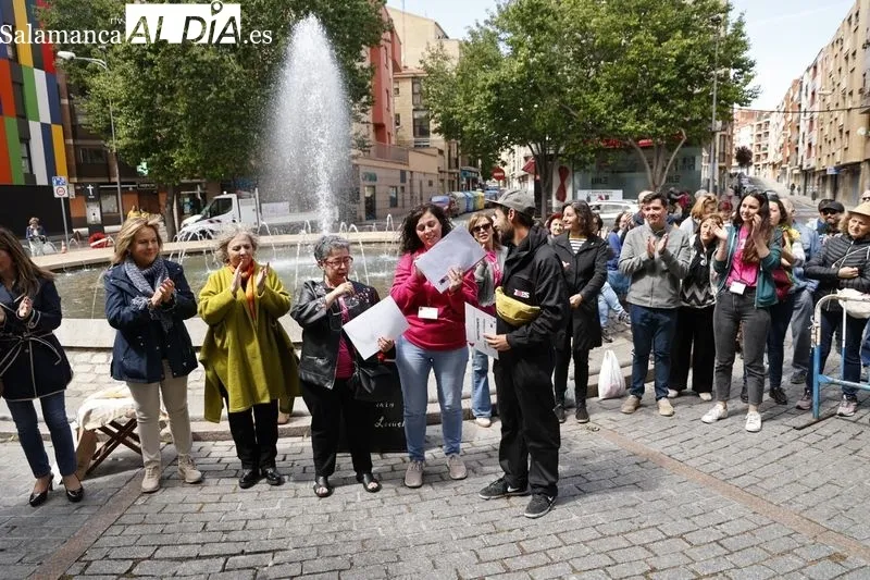 Foto 14 - Sara Ros y Beatriz Oliver, premiadas con la mejor obra del Concurso Galer&iacute;a Urbana del barrio del Oeste