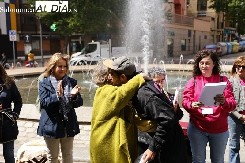 Foto 13 - Sara Ros y Beatriz Oliver, premiadas con la mejor obra del Concurso Galer&iacute;a Urbana del barrio del Oeste