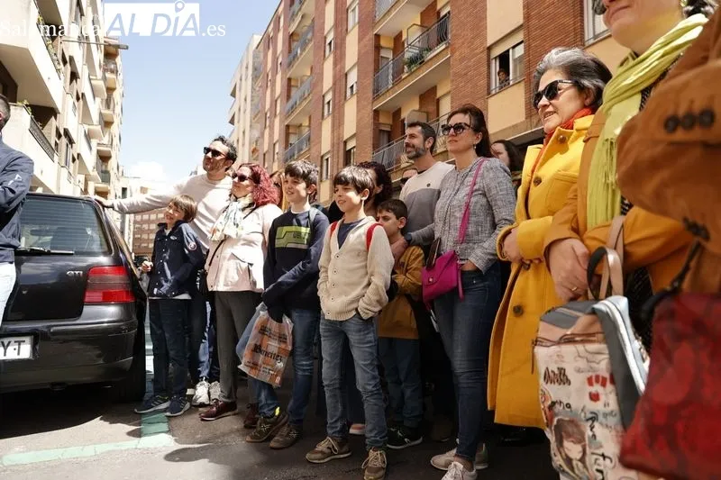 Foto 5 - Sara Ros y Beatriz Oliver, premiadas con la mejor obra del Concurso Galer&iacute;a Urbana del barrio del Oeste