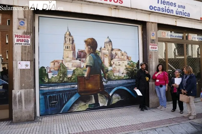 Foto 3 - Sara Ros y Beatriz Oliver, premiadas con la mejor obra del Concurso Galer&iacute;a Urbana del barrio del Oeste