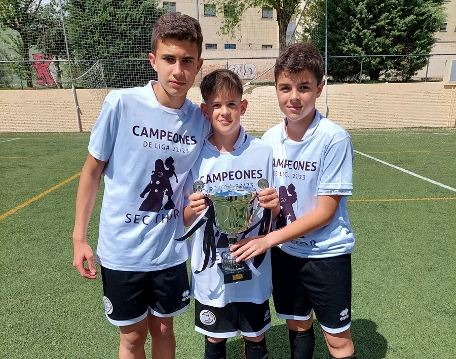 Foto 4 - Javier Mart&iacute;n se proclama campe&oacute;n de la 1&ordf; Divisi&oacute;n Provincial Infantil con Unionistas de Salamanca