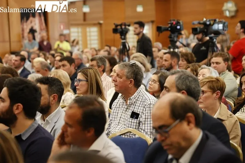 Foto 13 - Cuca Gamarra clausura junto a Ma&ntilde;ueco y a Carbayo la Convenci&oacute;n de candidatos del PP de Salamanca