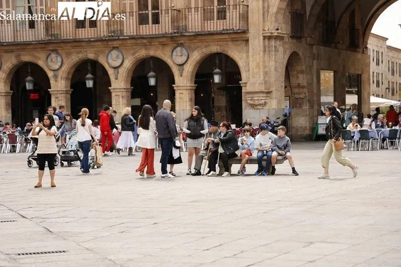 Ambiente en el centro de Salamanca este domingo. Fotos: David Sañudo