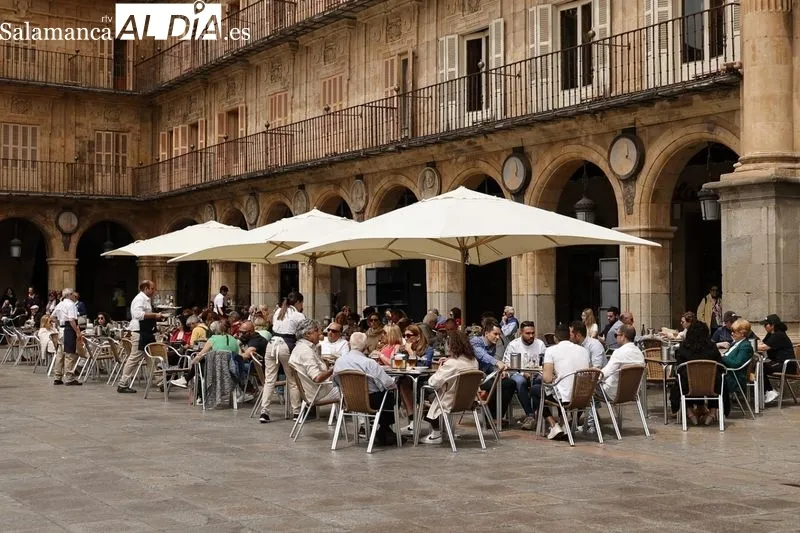 Ambiente en el centro de Salamanca este domingo. Fotos: David Sañudo