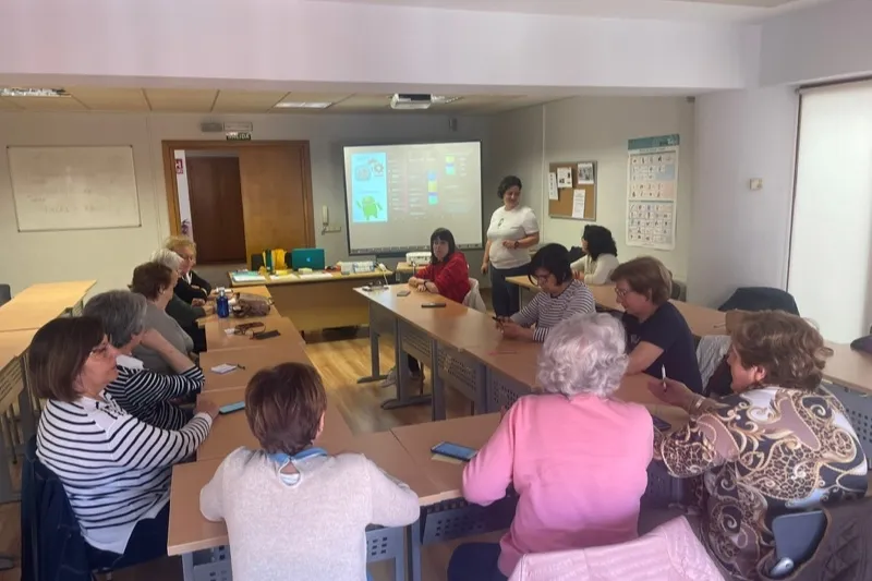 Comienza el programa de formación ‘Mayores Enredad@s’ en el CDS