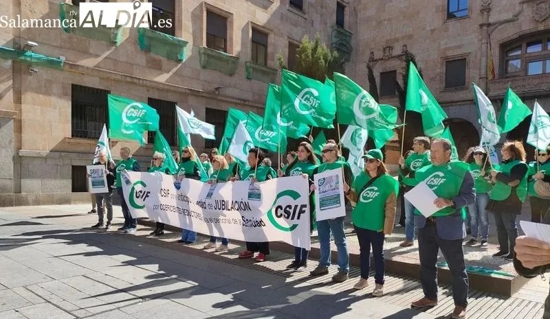 Concentración convocada por CSIF ante la Subdelegación del Gobierno en Salamanca