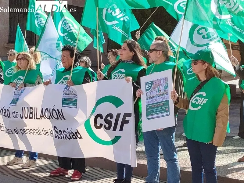 Concentración convocada por CSIF ante la Subdelegación del Gobierno en Salamanca