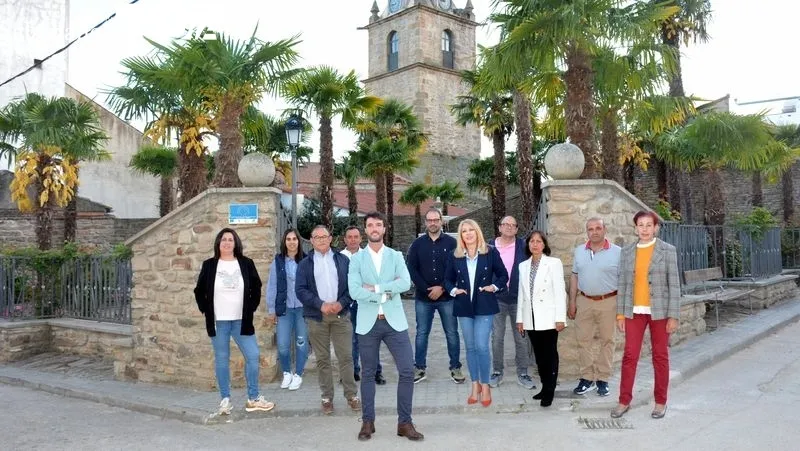 Foto 3 - El PP presenta la candidatura de Carlos Pedraz al Ayuntamiento de Lumbrales