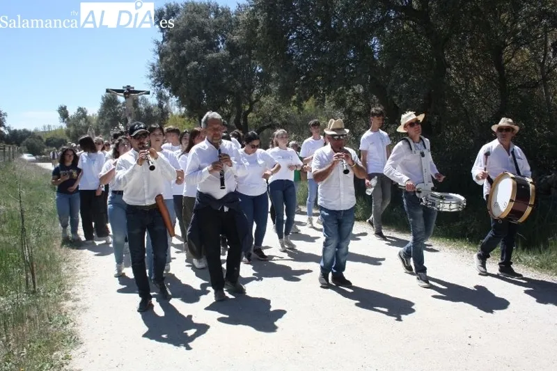 Foto 16 - Primaveral y esperada: As&iacute; se ha vivido la hist&oacute;rica romer&iacute;a de los Quintos de Alaraz este lunes de aguas 