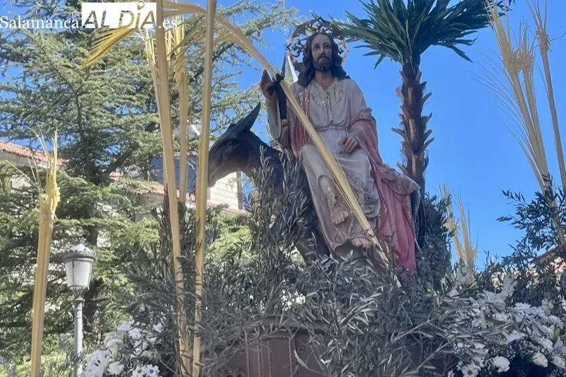Foto 9 - Multitudinario recibimiento a Jes&uacute;s en la Borriquilla en un esperado Domingo de Ramos