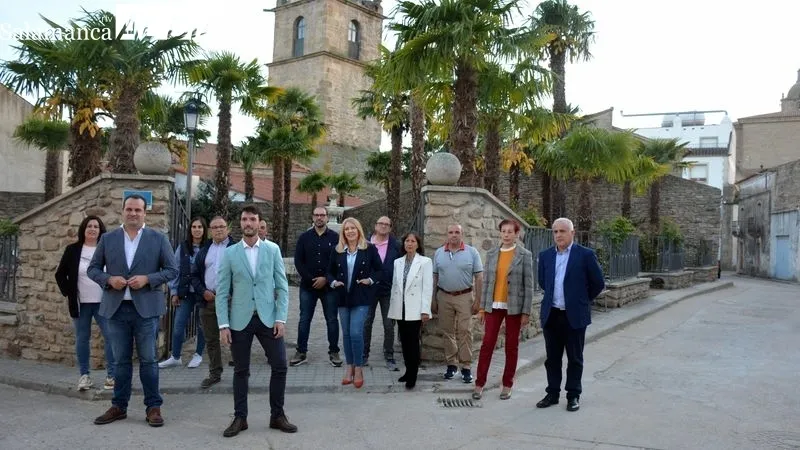 Foto 2 - El PP presenta la candidatura de Carlos Pedraz al Ayuntamiento de Lumbrales