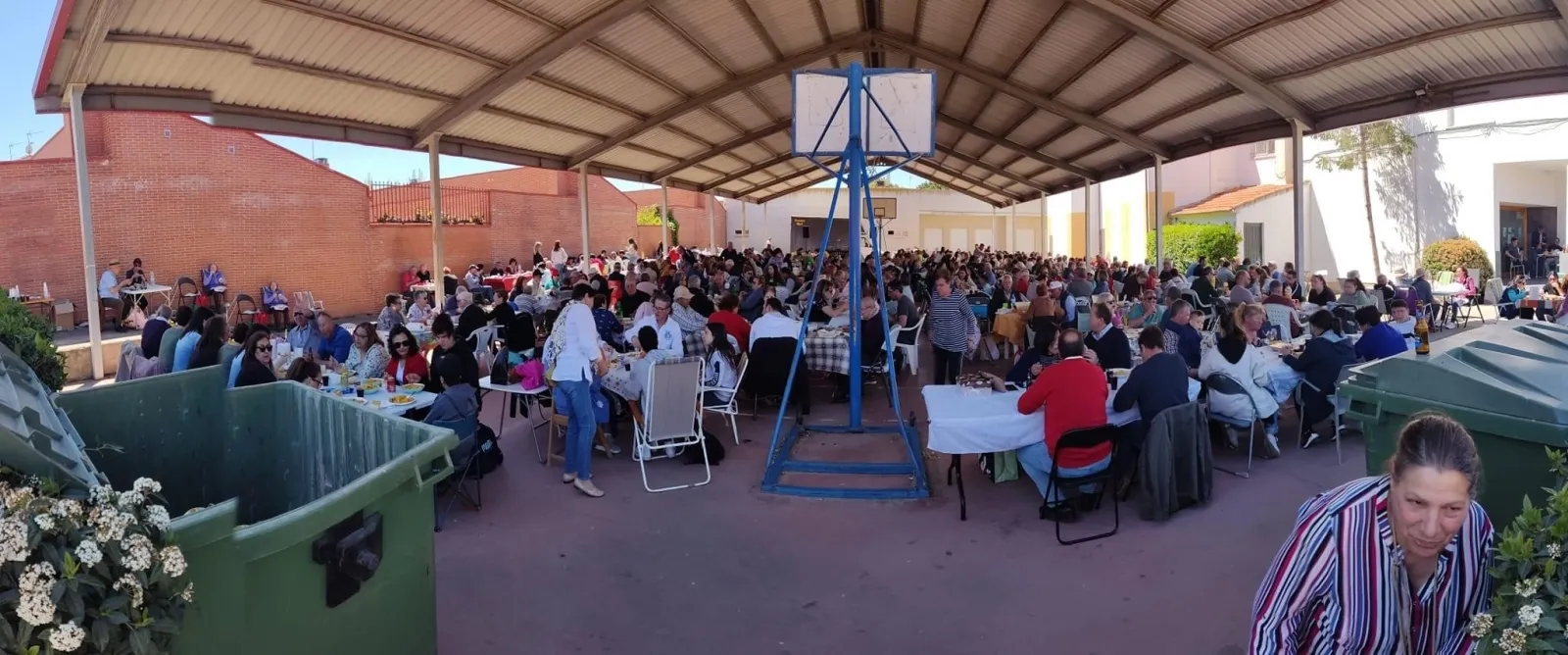 Foto 3 - Una animada y multitudinaria paellada pone el broche de oro a las Fiestas del Voto en Villoria