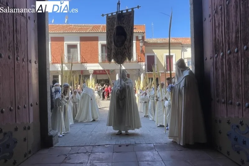 Foto 8 - Multitudinario recibimiento a Jes&uacute;s en la Borriquilla en un esperado Domingo de Ramos