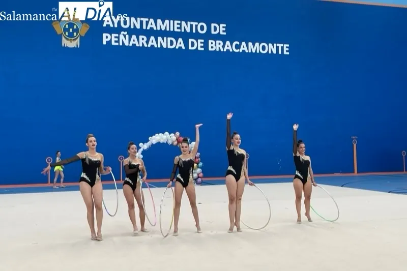 El pabellón acogía la exhibición de la Escuela municipal de Gimnasia Rítmica  