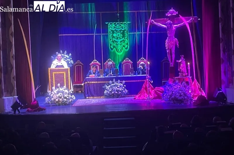 El Teatro Calderón acogía el pronunciamiento del Pregón de la Semana Santa 2023 en Peñaranda