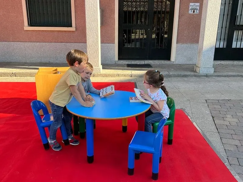Foto 8 - Carbajosa se sumerge en el mundo de los libros