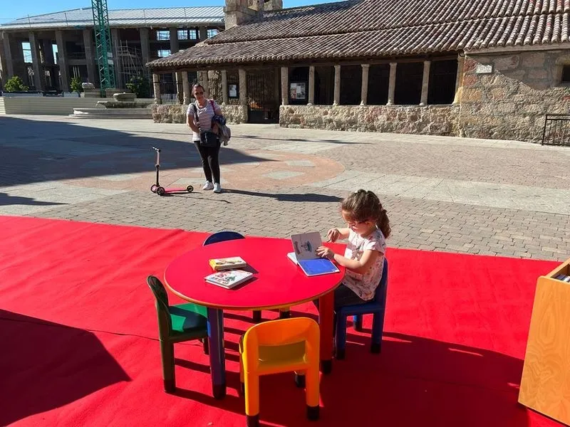 Foto 6 - Carbajosa se sumerge en el mundo de los libros