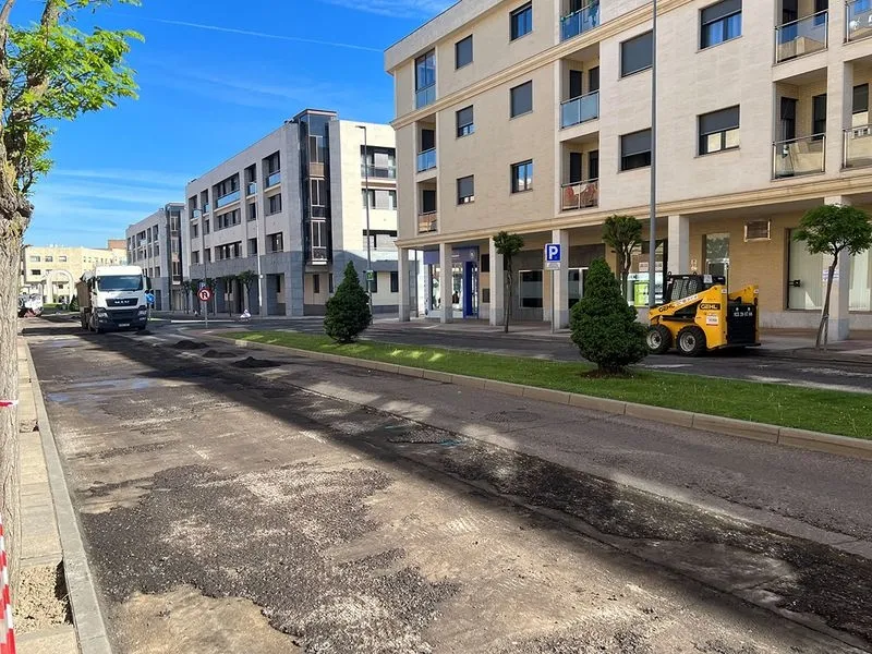 Foto 6 - Comienzan a asfaltarse diferentes calles de Carbajosa