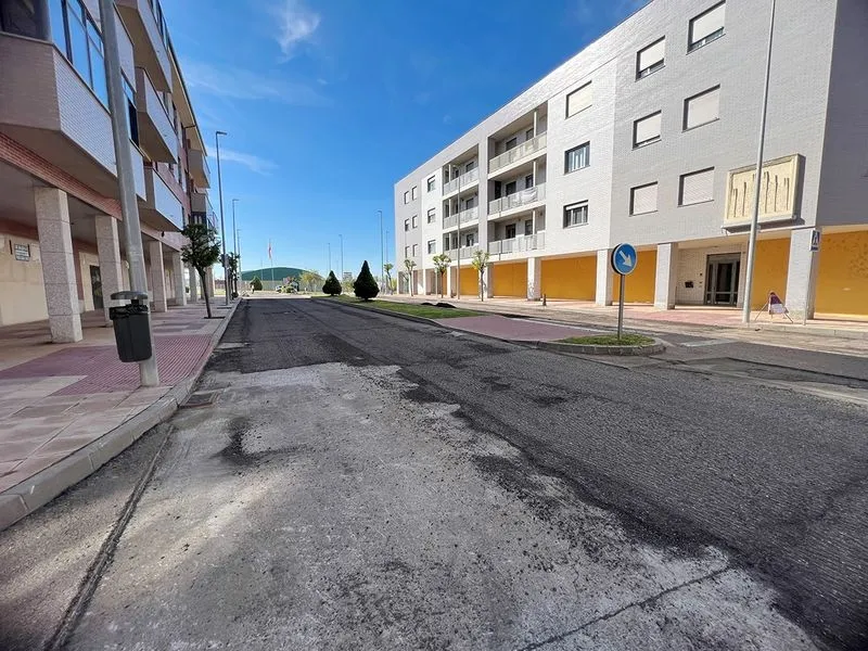 Foto 5 - Comienzan a asfaltarse diferentes calles de Carbajosa