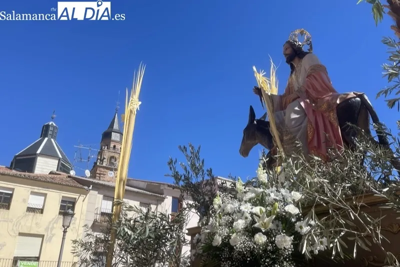 Foto 11 - Multitudinario recibimiento a Jes&uacute;s en la Borriquilla en un esperado Domingo de Ramos