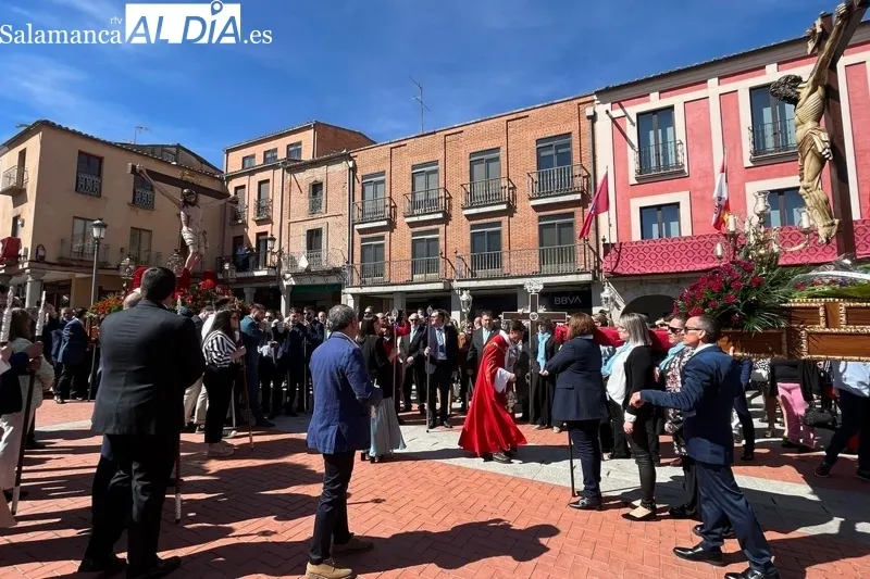 Foto 3 - Multitudinaria participaci&oacute;n en la tradicional procesi&oacute;n del vela en Pe&ntilde;aranda